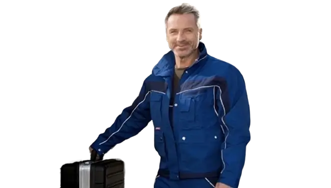 Fontanero especializado preparado para trabajar en soria con maletín de herramientas